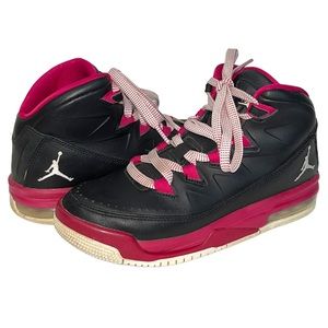 Big Kid’s Nike Air Jordan Deluxe Black/Pink Sneakers - 5.5Y (Women’s 7)